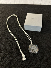 Collier rond dragon en cristal Lalique