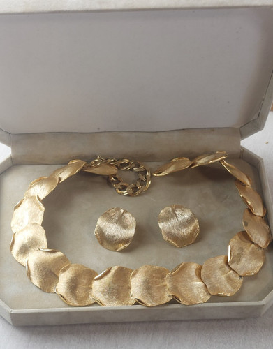 Ancienne parure boucles