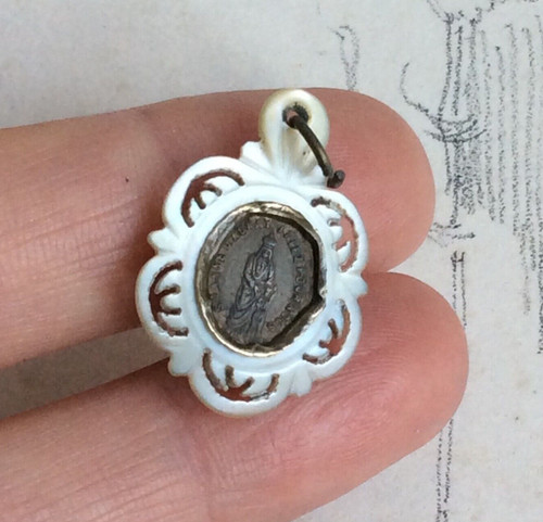 Pendentif médaille reliquaire - pendentif,