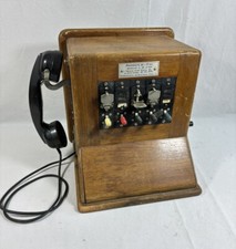 Ancien standard téléphonique en parfait état