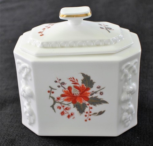 Vintag 1964 royal worcester - vintag,