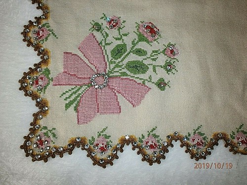 Napperon broderie fait - napperon/broderie,