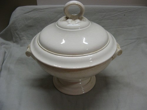Très ancienne soupière