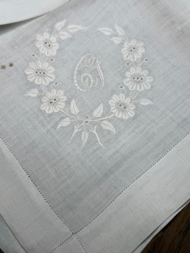 Mouchoir fine broderie fait - fine,
