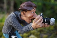 815.9156  FIGURINE HUMOUR