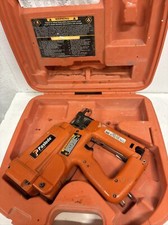 Cloueur De Charpente