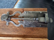 ancien loquet targette  / serrure ancienne/ verrou de porte fer forge 