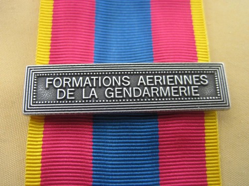 Agrafe formations aériennes - agrafe,
