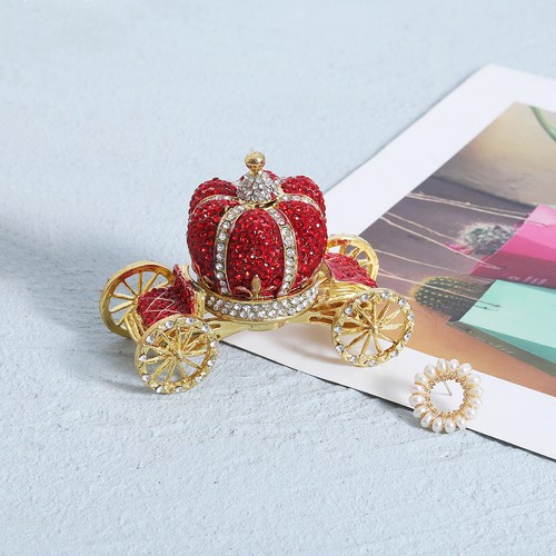 Red crown car trinket - red,