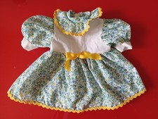 vêtement de poupée robe