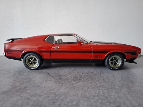 Autoart ford mustang mach - 18,