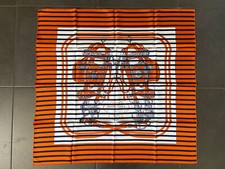 Foulard carré Hermès en soie