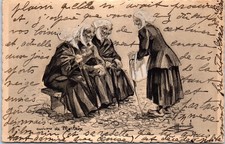 29 TYPES DE BRETAGNE  carte postale ancienne [REF / 60253]