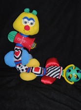 Peluche doudou chenille FISHER PRICE 1998 activité hochet grelot 55 cm TTBE