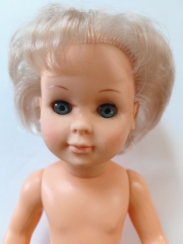 Poupée ancienne