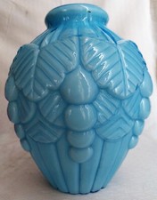 Rare Vase en opaline bleu art