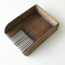 Très Ancien peigne à myrtilles - Art populaire savoyard - Modèle  10 dents