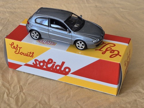 Voiture miniature alfa romeo - voiture,