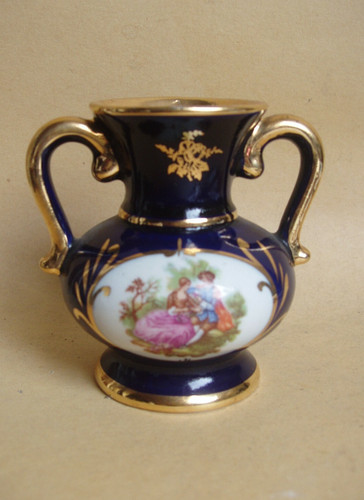 Petit vase porcelaine - *,