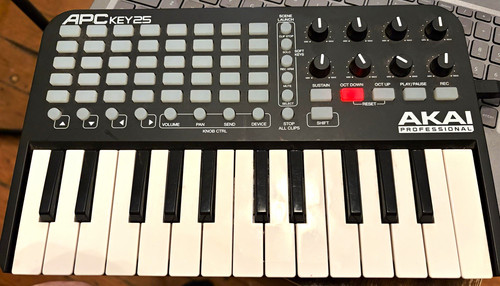 Akai apc key - 25, usb
