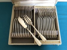 Ménagère 12 couverts à