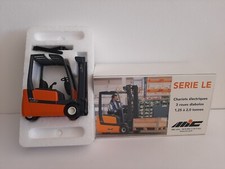 Chariot élévateur miniature