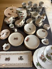 Ancien service de vaisselle à