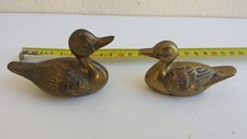 Objet de décoration. 2 petits canards vintages en laiton