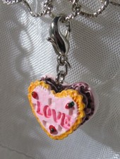 1 CHARM GATEAU COEUR ROSE