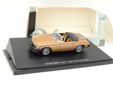 Universal Hobbies B 1/43 - MG MGB MKII LE Cabriolet