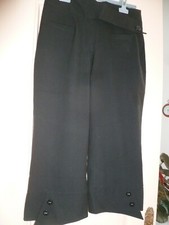 PANTALON COURT MULTIPLES NOIR