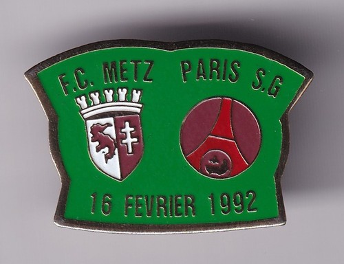 Rare pins pin - pins, football