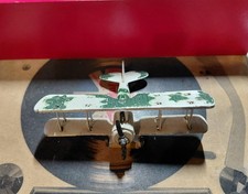 ANCIEN AVION AILES BI PLAN EN METAL