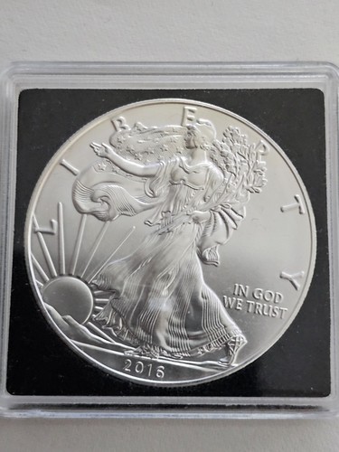 Piece dollar eagle argent - un,