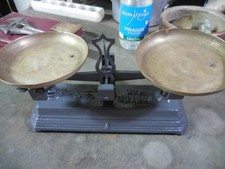 Balance ancienne en fonte