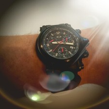 Montre RARE OAKLEY HOLESHOT