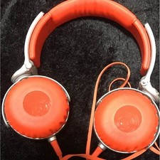 Casque pilote Sony MDR-XB610 EXTRA BASS 40mm orange d'occasion testé