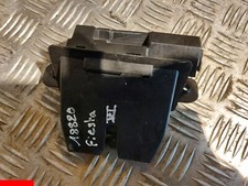 Serrure de coffre arrière -