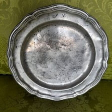 Ancienne assiètte Louis XV  festonnée en étain XVIIIè diamètre 22cm