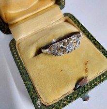 Bague or blanc et diamants