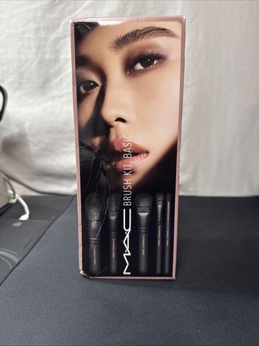 Mac cosmetics basic - cosmetics, brush