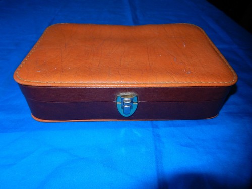 Ancienne trousse toilette - ,