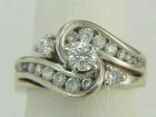 Bague de fiançailles grappe