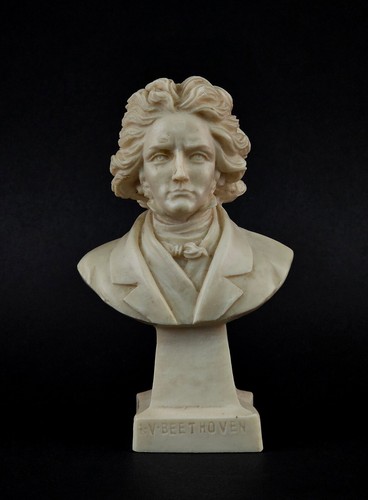 9438004 petit buste beethoven - buste,