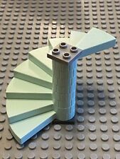 Escalier LEGO Light Aqua Staircase with spiral riser 40243 set 41148 41062 43172