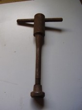 OUTILLAGE DE GARAGE ANCIEN