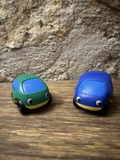 Lot de 2 petites voitures