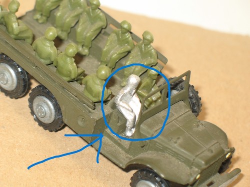 R09 soldat assis metal - soldat,