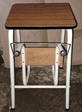Ancien ESCABEAU pliable en métal Brun et 3 marches en bois, des année 1960/70