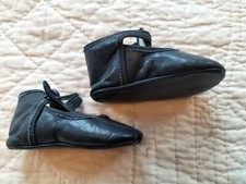 Chaussures "Berceau" en cuir à brides de Babybotte - bleu marine - état neuf -